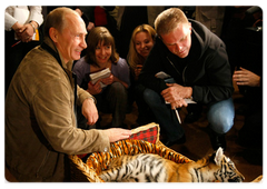 Vladimir Putin showed journalists a Siberian tiger cub he received for his birthday|10 october, 2008|10:00
