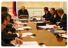 Prime Minister Vladimir Putin chaired a meeting of “The Bank for Development and Foreign Economic Affairs” (Vnesheconombank) supervisory board|13 october, 2008|17:30