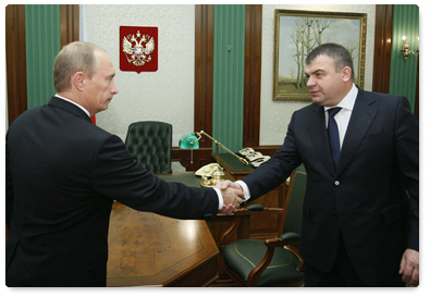 В.В.Путин провел встречу с Министром обороны России А.Э.Сердюковым