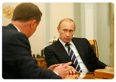 Prime Minister Vladimir Putin chaired a meeting on expanding the Global Navigation Satellite System (GLONASS)|17 october, 2008|13:30