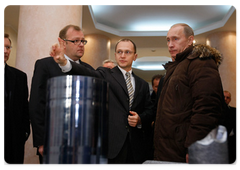 .Prime Minister Vladimir Putin, Head of the Federal Atomic Energy Agency Sergei Kirienko and First Deputy Chairman of Vneshekonombank Anatoly Tikhonov at the Mining and Chemical Combine in Zheleznogorsk|21 october, 2008|11:30