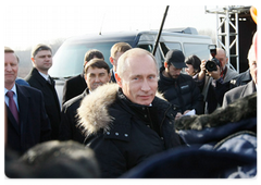 Председатель Правительства Российской Федерации В.В.Путин, находясь с рабочим визитом в Сибирском федеральном округе, осмотрел участок федеральной трассы и мост через реку Обь севернее Новосибирска|22 октября, 2008|12:00