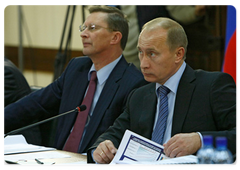 Председатель Правительства Российской Федерации В.В.Путин провел совещание о проекте Транспортной стратегии на период до 2030 года|22 октября, 2008|13:00