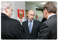 Председатель Правительства Российской Федерации В.В.Путин посетил региональное отделение «Альфа-Банка» в Новосибирске, где провел встречу с президентом банка П.О.Авеном|22 октября, 2008|17:00