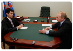 Председатель Правительства Российской Федерации В.В.Путин посетил общественную приемную партии «Единая Россия»|22 октября, 2008|18:30