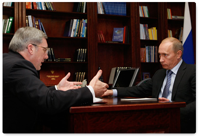 Russian Prime Minister Vladimir Putin met with Novosibirsk Region Governor Viktor Tolokonsky