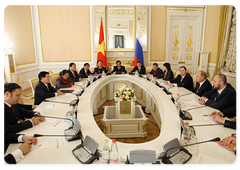 Russian Prime Minister Vladimir Putin met with President Nguyen Minh Triet of the Socialist Republic of Vietnam|27 october, 2008|18:00