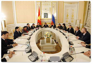 Russian Prime Minister Vladimir Putin met with President Nguyen Minh Triet of the Socialist Republic of Vietnam