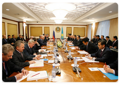 Prime Minister Vladimir Putin and Kazakhstan’s Prime Minister Karim Masimov held intergovernmental negotiations|30 october, 2008|12:00
