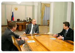Prime Minister Vladimir Putin held a working meeting with Deputy Chairman of Gazprom’s Board and President of the Continental Hockey League (KHL – Russian acronym) Alexander Medvedev, and Chief Coach of the Russian hockey team Vyacheslav Bykov|8 october, 2008|19:00