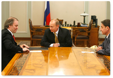 Prime Minister Vladimir Putin met with Culture Minister Alexander Avdeyev and Mariinsky Theatre Artistic Director Valery Gergiev