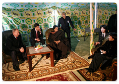 Prime Minister Vladimir Putin visited a Bedouin tent of Muammar Gaddafi, the Leader of the Libyan Revolution, pitched in the Kremlin's Tainitsky Garden for his visit to Russia|2 november, 2008|23:30