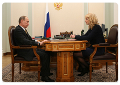 Prime Minister Vladimir Putin held a meeting with Health and Social Development Minister Tatyana Golikova|21 november, 2008|15:02