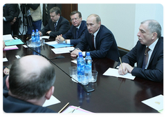 Prime Minister Vladimir Putin met with top managers of the Leningrad Region’s agro-industrial sector|24 november, 2008|18:58