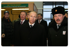 Prime Minister Vladimir Putin visited the Torfyanovka international transport crossing point on the Russian-Finnish border in the Leningrad Region|25 november, 2008|16:00