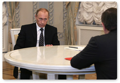В.В.Путин провел рабочую встречу с губернатором Ленинградской области В.П.Сердюковым