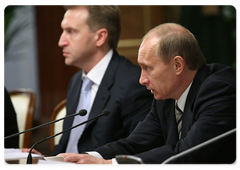 Председатель Правительства России В.В.Путин провел заседание Совета по конкурентоспособности и предпринимательству|26 ноября, 2008|13:00