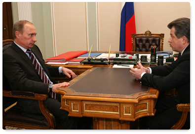 Prime Minister Vladimir Putin met with Governor of Yaroslavl Region Sergei Vakhrukhov