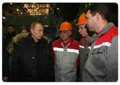В.В.Путин посетил  комбайновый завод «Ростсельмаш»|11 декабря, 2008|16:00