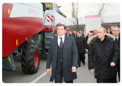 В.В.Путин посетил комбайновый завод «Ростсельмаш»|11 декабря, 2008|17:00