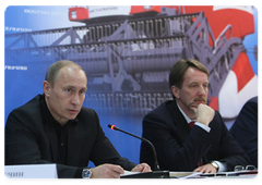 Prime Minister Vladimir Putin and Minister of Agriculture Alexei Gordeev at the meeting on the development of agricultural machinery production|11 december, 2008|18:00