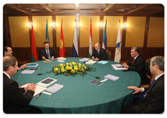 Prime Minister Vladimir Putin takes part in a meeting of the EurAsEC Interstate Heads of Government Council|12 december, 2008|15:00