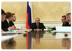 Prime Minister Vladimir Putin chaired a meeting of the Government Presidium|15 december, 2008|13:00