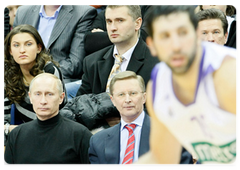 Prime Minister Vladimir Putin watched a Euroleague round 8 basketball match between CSKA Moscow and Real Madrid|17 december, 2008|22:00