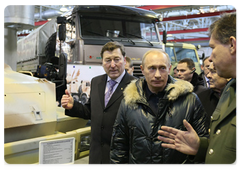 During his visit to Naberezhnye Chelny Prime Minister Vladimir Putin visited the R&D centre of the Kamaz truck manufacturing company|19 december, 2008|15:04