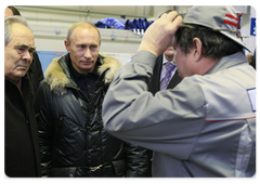 During his visit to Naberezhnye Chelny Prime Minister Vladimir Putin visited the R&D centre of the Kamaz truck manufacturing company|19 december, 2008|15:04