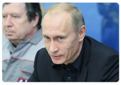 Prime Minister Vladimir Putin held a meeting on additional measures to stabilize and rehabilitate the country’s auto industry|19 december, 2008|14:00