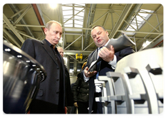 В.В.Путин посетил завод НПО «Сатурн», где ознакомился с производством двигателей для самолета «Сухой-Суперджет-100»|2 декабря, 2008|16:30