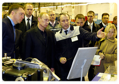 В.В.Путин посетил ОАО «Автодизель»|2 декабря, 2008|19:50