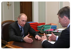 Prime Minister Vladimir Putin met with Deputy Prime Minister Dmitry Kozak|23 december, 2008|18:00