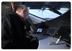 Prime Minister Vladimir Putin examined the first high speed Sapsan train and the Integral railway diagnostic system at the Moscow Railway Terminal in St Petersburg|26 december, 2008|17:00