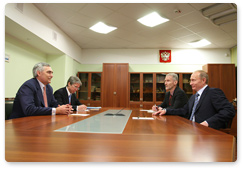 Prime Minister Vladimir Putin met with Peter Loescher, President and CEO of Siemens AG