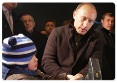 Prime Minister Vladimir Putin toured St Petersburg and visited the municipal Christmas fair|26 december, 2008|21:00