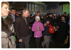 Prime Minister Vladimir Putin toured St Petersburg and visited the municipal Christmas fair|26 december, 2008|21:00