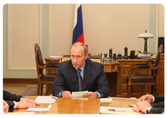 Prime Minister Vladimir Putin chaired a meeting of the Governmental Commission on Sustainable Development of the Russian Economy|30 december, 2008|20:00