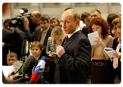 After the end of the televised question and answer session, Prime Minister Vladimir Putin gave an interview to the press|4 december, 2008|16:30