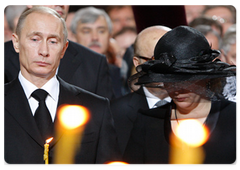 Vladimir Putin attended a lying-in-state ceremony for Patriarch of Moscow and All Russia Alexy II at the Cathedral of Christ the Saviour|9 december, 2008|13:00