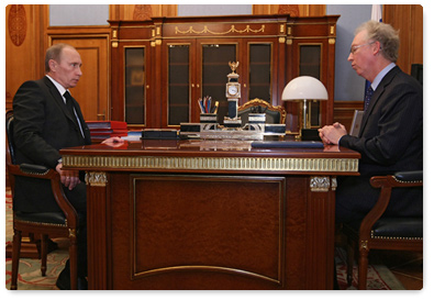 Prime Minister Vladimir Putin met with Oleg Vyugin, board chairman of MDM Bank