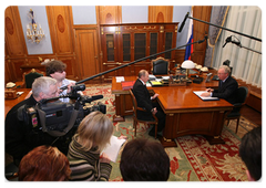 Prime Minister Vladimir Putin met with Oleg Vyugin, board chairman of MDM Bank|9 december, 2008|15:30