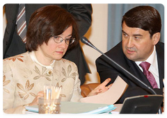 Russian Minister of economic development  Elvira Nabiullina and Russian Transportation Minister Igor Levitin at the Cabinet meeting on May 15, 2008.|15 may, 2008|17:32