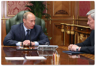 Prime Minister Vladimir Putin held a meeting with new head of the Federal Financial Monitoring Service Yury Chikhanchin