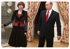 Prime Minister Vladimir Putin opened an exhibition “Mstislav Rostropovich and Galina Vishnevskaya’s Collection” at the Constantine Palace during a visit to St Petersburg.|12 may, 2008|13:08