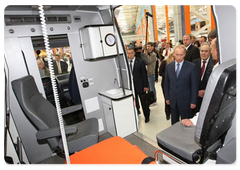 Vladimir Putin familiarized with the operation of the Severstalavto-Yelabuga auto assembly plant|27 may, 2008|15:28