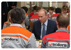 Vladimir Putin familiarized with the operation of the Severstalavto-Yelabuga auto assembly plant|27 may, 2008|15:30