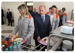 Vladimir Putin familiarized with the operation of the Severstalavto-Yelabuga auto assembly plant|27 may, 2008|15:31