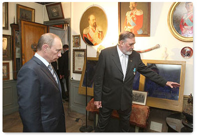 Prime Minister Vladimir Putin visited the Museum of His Majesty’s Cossack Regiment of the Guards